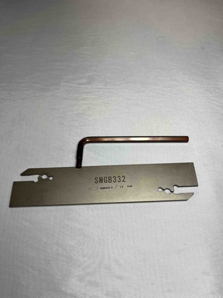 SMGB 332 Cut-off Blade Tool Holder